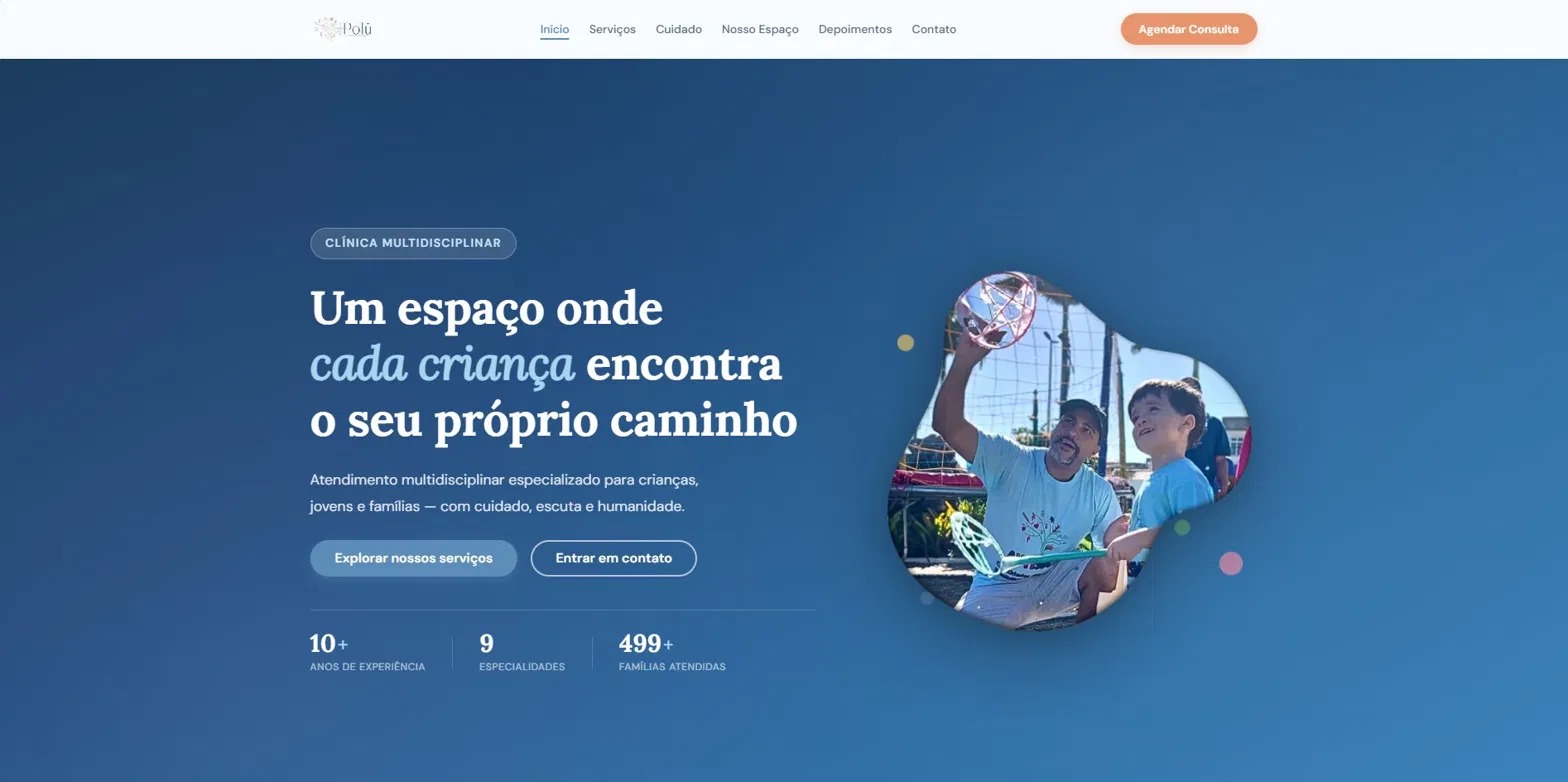 Tela inicial do site Polú Clínica Infantil